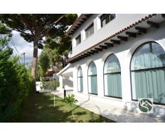 ESPECTACULAR CASA EN LA PLAYA COMPUESTA DE 2 VIVIENDAS DE 454 M2.