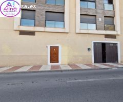 Venta de local comercial esquinero en centro de Roquetas