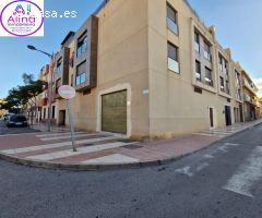 Venta de local comercial esquinero en centro de Roquetas