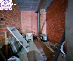 Venta de local comercial esquinero en centro de Roquetas