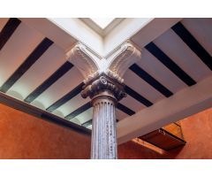 Vive la Historia con Estilo: Dúplex Único en el Corazón del Casco Histórico