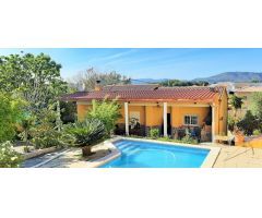 Gran jardin piscina tranquilidad