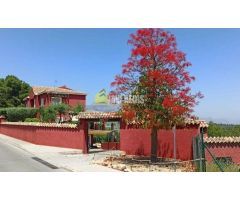 Chalet independiente en La Nucía 4 habitaciones y piscina privada 490.000€????