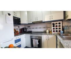 ????Piso con 3 habitaciones a solo 700 metros de la playa de Poniente???? 188.000€