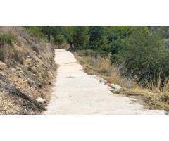 Terreno en Bolulla de 7800 m² Acceso cómodo por camino asfaltado y servicios de luz y agua 52.000€??