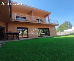 Casa independiente situada en Canyelles.