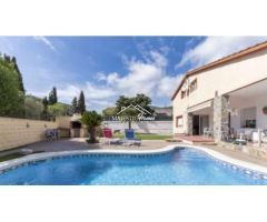 Casa independiente con piscina en Canyelles