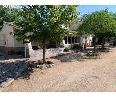 REF: C013 GRUPO INMOTEKA INMOBILIARIA VENDE CHALET EN URBANIZACION LOS PRADOS (SANTA ANA)