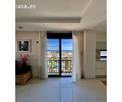¡Un paraíso junto a la costa! Espectacular piso vistas al mar, 3 dormitorios y 2 baños.