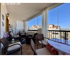 ¡Un paraíso junto a la costa! Espectacular piso vistas al mar, 3 dormitorios y 2 baños.