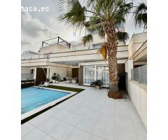 Tu oasis con piscina y vistas al mar!!