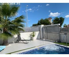 Tu oasis con piscina y vistas al mar!!