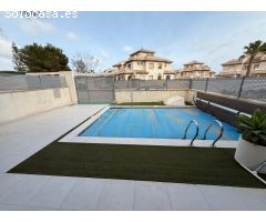 Tu oasis con piscina y vistas al mar!!