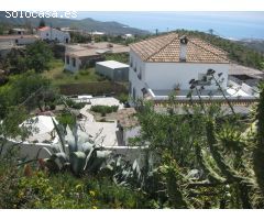 MAGNIFICA CASA CON JARDIN