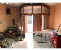 BONITO LOCAL EN VENTA EN ADRA