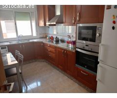 Bonito piso seminuevo cercano a la playa en venta en Adra