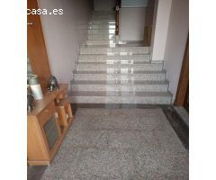 GRAN CASA SOBRE LOCAL EN VENTA EN LA CURVA (ADRA)