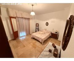 GRAN CASA CÉNTRICA EN VENTA EN ADRA