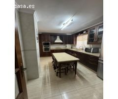 GRAN PISO A UNOS METROS DE LA PLAYA EN ADRA