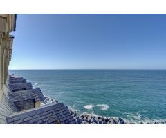 Espectacular ático con vistas al mar