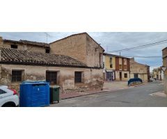Venta de casa con almacén en Épila