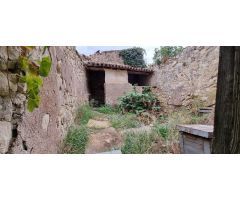 Venta de casa con almacén en Épila