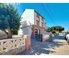 CASA TIPO DUPLEX EN LOS NAREJOS A 2 MINUTOS DE LA PLAYA