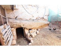 Terreno con construcción a reformar e invernaderos en Arico Viejo