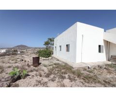 Casa independiente con huertas en el Desierto de Granadilla.