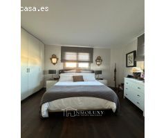 Descubre este impresionante ático recién reformado,
