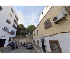 Se vende piso OKUPA en Almería (Almería).