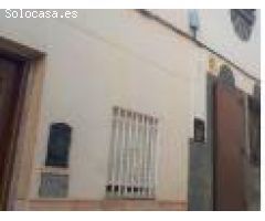 Se vende casa independiente OKUPA en Baena (Córdoba).