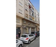 Se vende piso OKUPA en Calle Muralla 28 de Reus (Tarragona).
