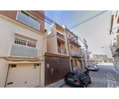 FANTÁSTICA CASA ADOSADA en Reus (Tarragona)