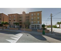 Se vende local en Avenida Sant Jordi 40-42 de Torredembarra (Tarragona).
