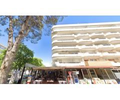 Se vende local comercial OKUPA en Calle Fra Juniper Serra 1 de Salou (Tarragona).