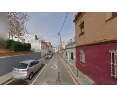 Se vende local OKUPA en Calle Joan Ubach 2 de Santa Coloma de Gramenet (Barcelona).