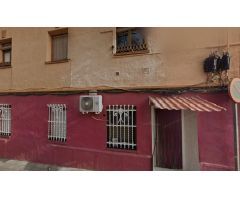 Se vende local OKUPA en Calle Joan Ubach 2 de Santa Coloma de Gramenet (Barcelona).