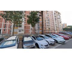 Se vende piso OKUPA en Calle Freixe 7 de Cornellà de Llobregat (Barcelona).