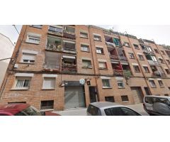 Se vende piso OKUPA en Calle Verge de Montserrat 24 en Ripollet (Barcelona).