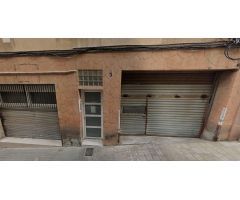 Se vende piso OKUPA en Calle de la Pallaresa 7 en Badalona (Barcelona).