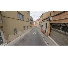 Se vende piso OKUPA en Calle de la Pallaresa 7 en Badalona (Barcelona).