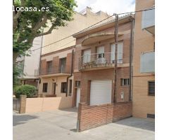 Se vende casa OKUPA en Avenida Canovelles 8 de Canovelles (Barcelona).