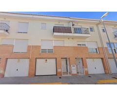 Se vende piso con garaje OKUPA en Calle de la Pau 5 de Montserrat (Valencia).