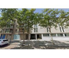 Se vende piso OKUPA en Avenida Salou 131 de Reus (Tarragona).