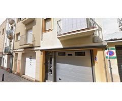 Se vende piso OKUPA en Calle Santo Tomás 10 de Reus (Tarragona).