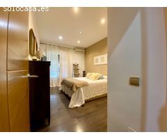 Exclusivo Chalet Independiente con Jardín, Piscina Privada y a Minutos de la Playa en Roquetas de Ma