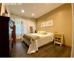 Exclusivo Chalet Independiente con Jardín, Piscina Privada y a Minutos de la Playa en Roquetas de Ma
