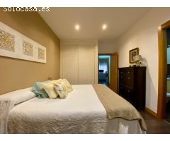 Exclusivo Chalet Independiente con Jardín, Piscina Privada y a Minutos de la Playa en Roquetas de Ma
