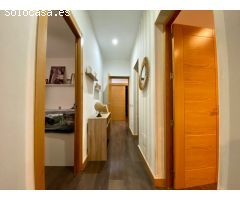 Exclusivo Chalet Independiente con Jardín, Piscina Privada y a Minutos de la Playa en Roquetas de Ma